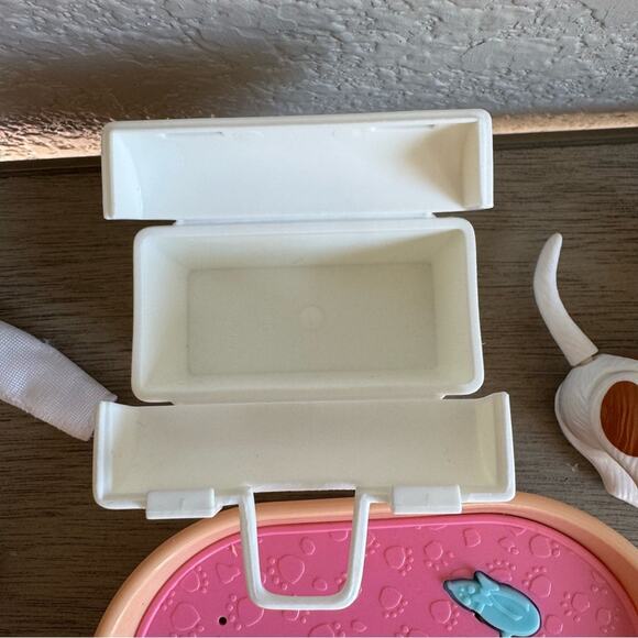 1996‎ Mattel Pet Doctor Playset with Dog & Cat + Accessories - Picture 5 of 11